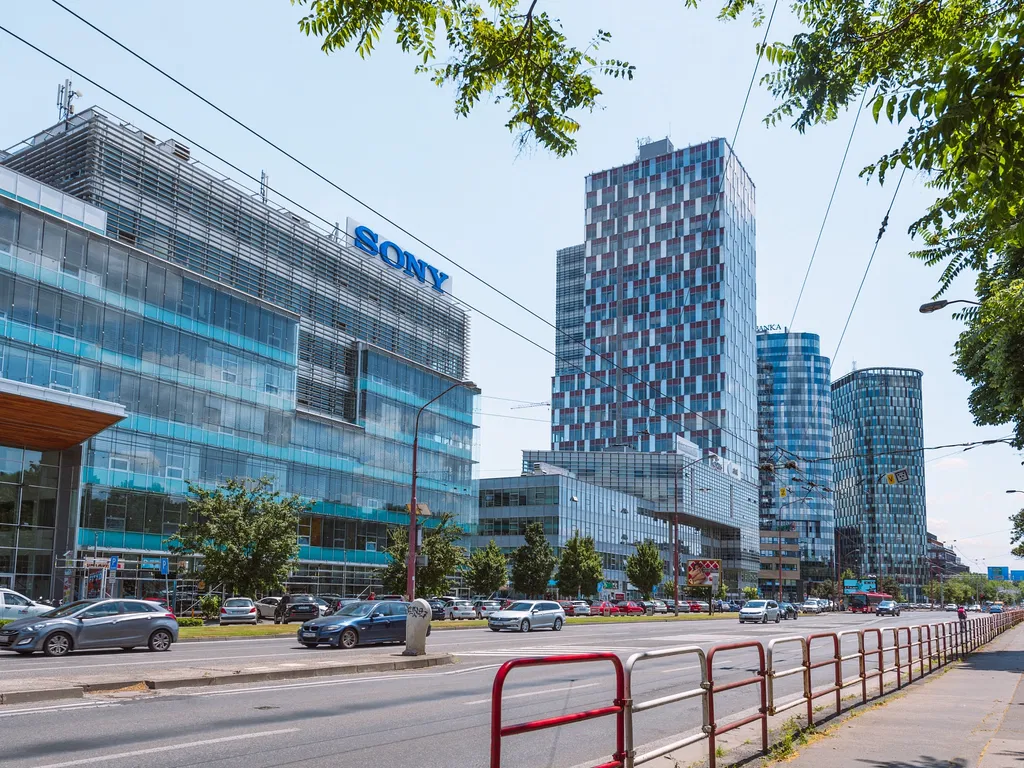 Karadžičova, Nové Mesto - Bratislava II | Prenájom, Administratívna budova, 3 638 m²