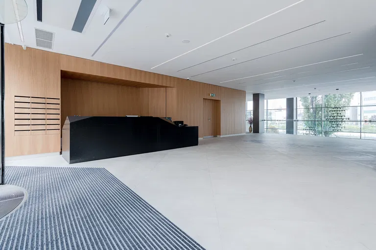 Einsteinova, Petržalka - Bratislava V | Prenájom, Administratívna budova, 12 528 m²