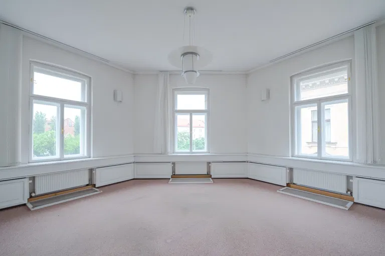 Dobrovičova, Staré Mesto - Bratislava I | Prenájom, Administratívna budova, 2 940 m²