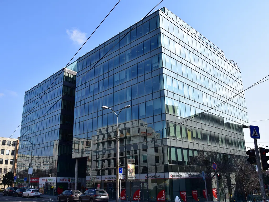 Námestie 1. mája, Staré Mesto - Bratislava I | Rent, Office building, 9 319 m²