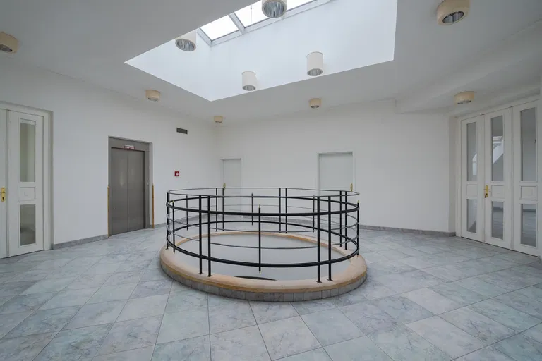 Dobrovičova, Staré Mesto - Bratislava I | Prenájom, Administratívna budova, 2 940 m²