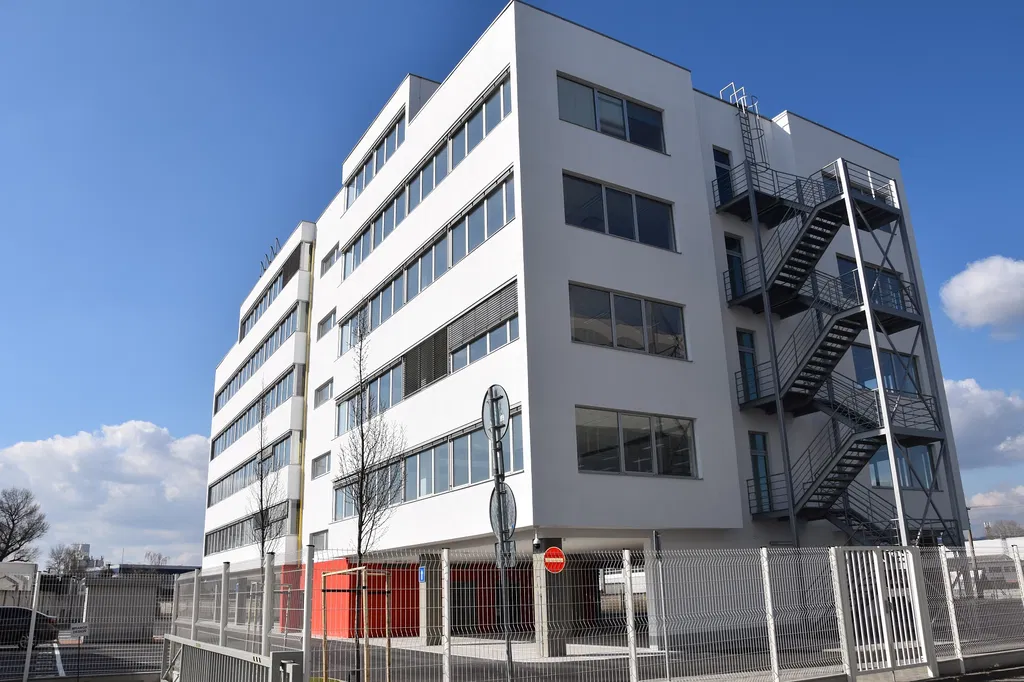 Mokraň Záhon, Ružinov - Bratislava II | Prenájom, Administratívna budova, 1 680 m²