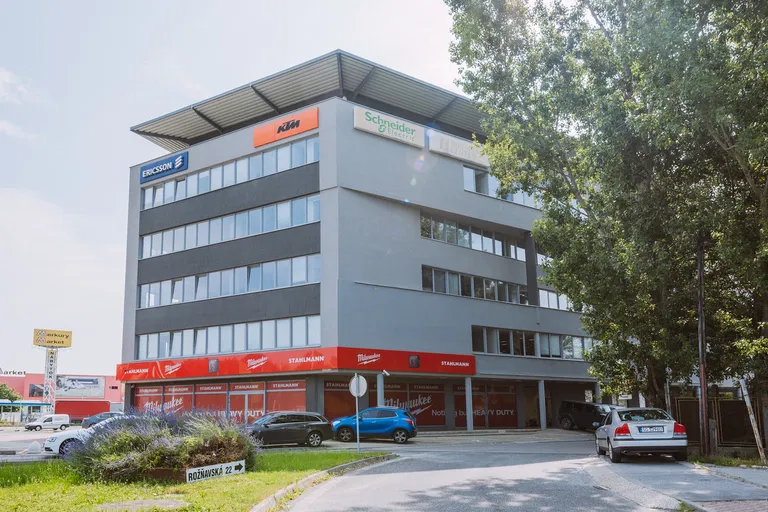 Rožňavská, Nové Mesto - Bratislava III | Prenájom, Kancelárie, 3983 m²