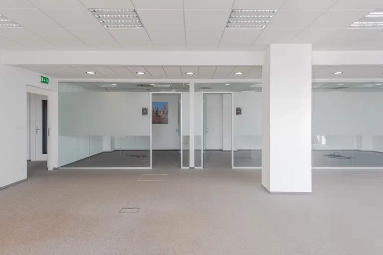 Rožňavská, Nové Mesto - Bratislava III | Prenájom, Kancelárie, 3983 m²