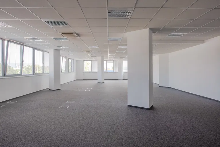 Rožňavská, Nové Mesto - Bratislava III | Prenájom, Kancelárie, 3983 m²