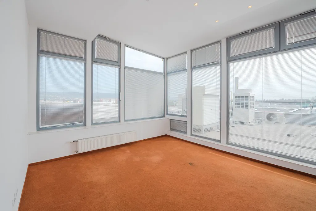 Rožňavská, Nové Mesto - Bratislava III | Prenájom, Administratívna budova, 3 983 m²