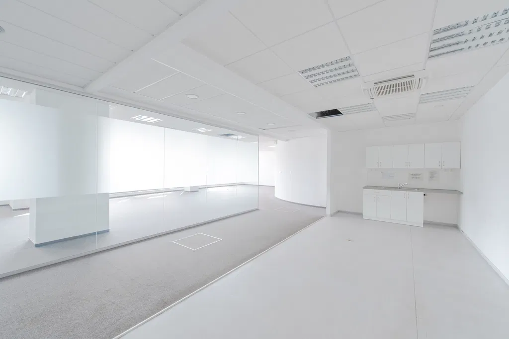 Rožňavská, Nové Mesto - Bratislava III | Prenájom, Administratívna budova, 3 983 m²