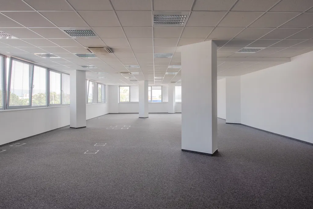 Rožňavská, Nové Mesto - Bratislava III | Prenájom, Administratívna budova, 3 983 m²