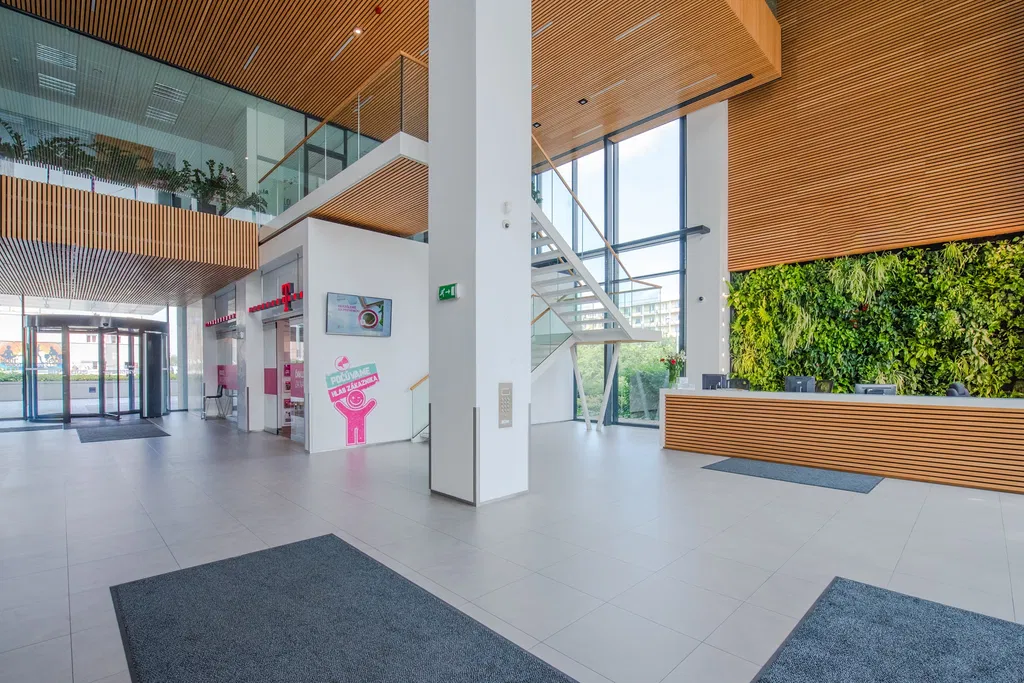 Bajkalská, Ružinov - Bratislava II | Prenájom, Administratívna budova, 2 435 m²