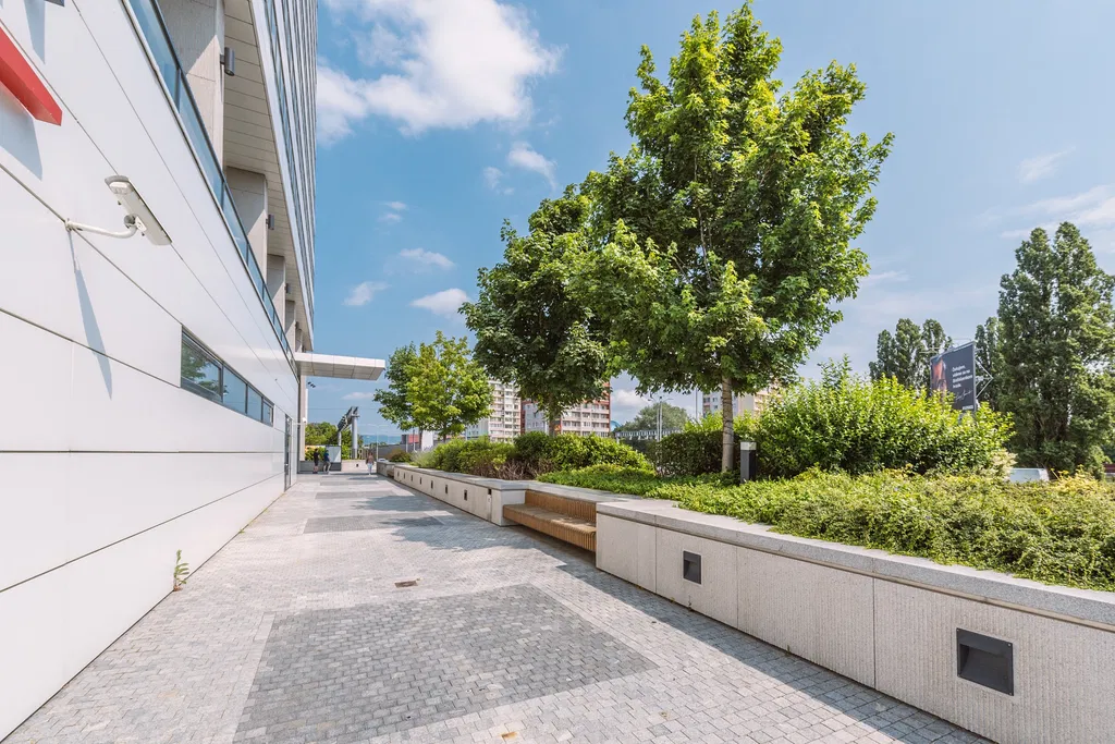Bajkalská, Ružinov - Bratislava II | Prenájom, Administratívna budova, 2 435 m²