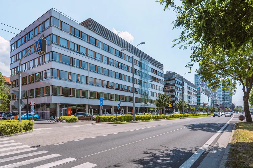 Karadžičova, Ružinov - Bratislava II | Prenájom, Administratívna budova, 350 m²