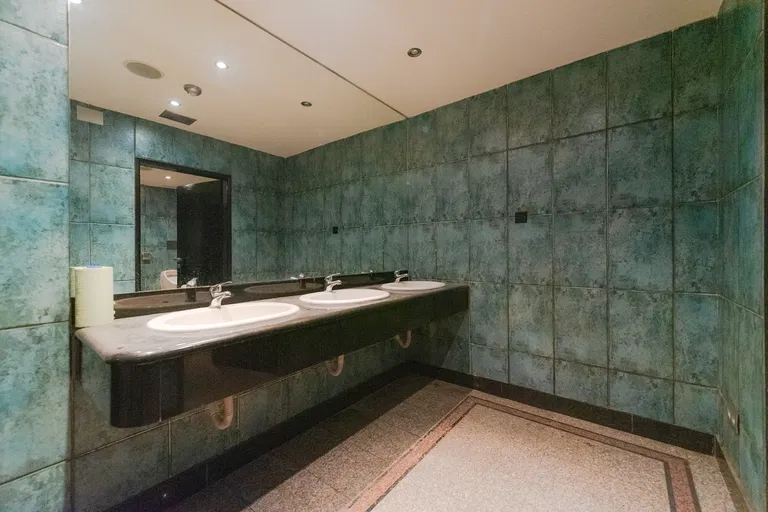 Cintorínska, Staré Mesto - Bratislava I | Prenájom, Obchodný priestor, 1 480 m²