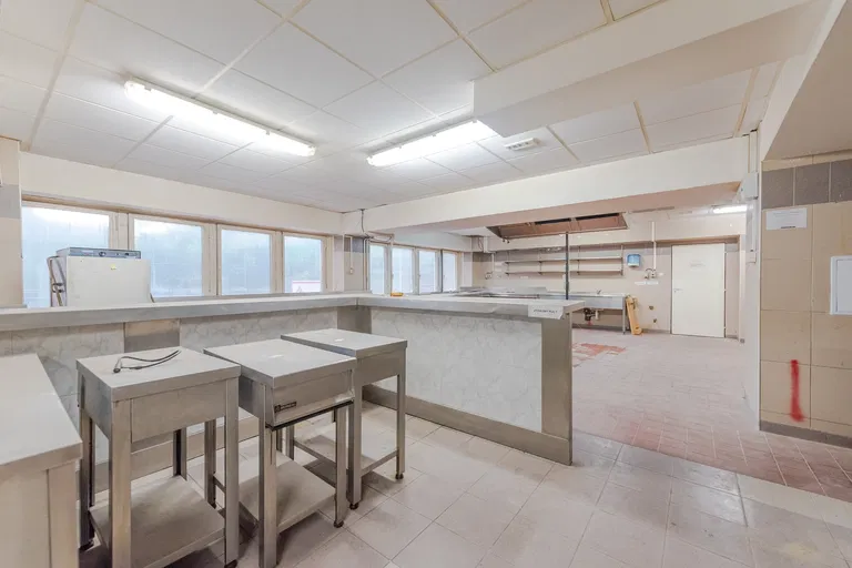 Cintorínska, Staré Mesto - Bratislava I | Prenájom, Obchodný priestor, 1 480 m²