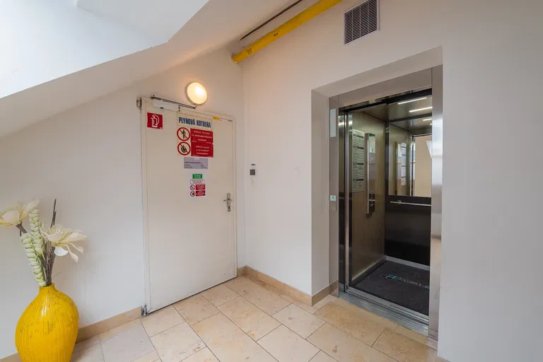 Michalská, Staré Mesto - Bratislava I | Rent, Offices, 68 m²