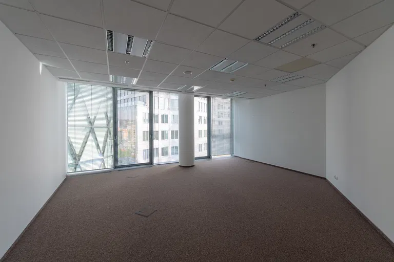 Pribinova - Bratislava II | Prenájom, Kancelárie, 1093 m²