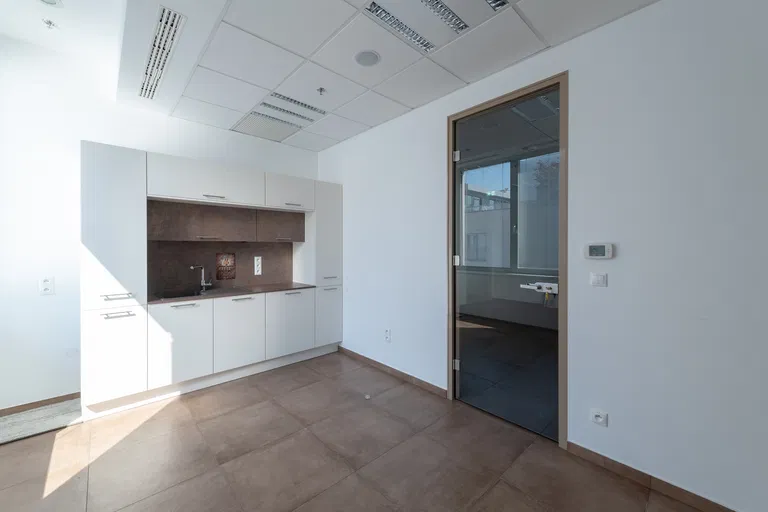 Pribinova - Bratislava II | Prenájom, Kancelárie, 1093 m²
