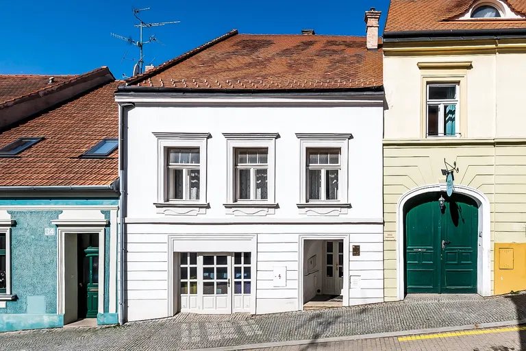Husova, Mikulov - Břeclav | Sale, House, Seven-bedroom (8+kk), 504 m²