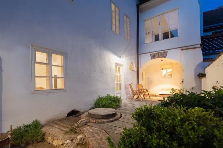 Husova, Mikulov - Břeclav | Sale, House, Seven-bedroom (8+kk), 504 m²