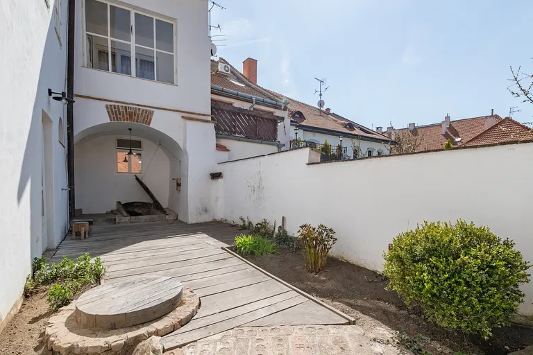Husova, Mikulov - Břeclav | Sale, House, Seven-bedroom (8+kk), 504 m²