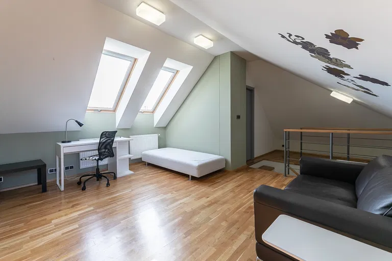 Velflíkova, Dejvice - Prague 6 | Sale, Apartment, Three-bedroom (4+kk), 180 m²