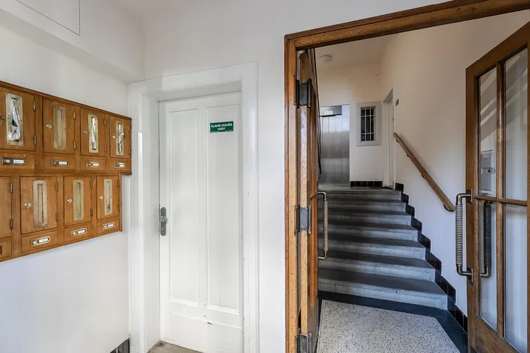 Velflíkova, Dejvice - Prague 6 | Sale, Apartment, Three-bedroom (4+kk), 180 m²