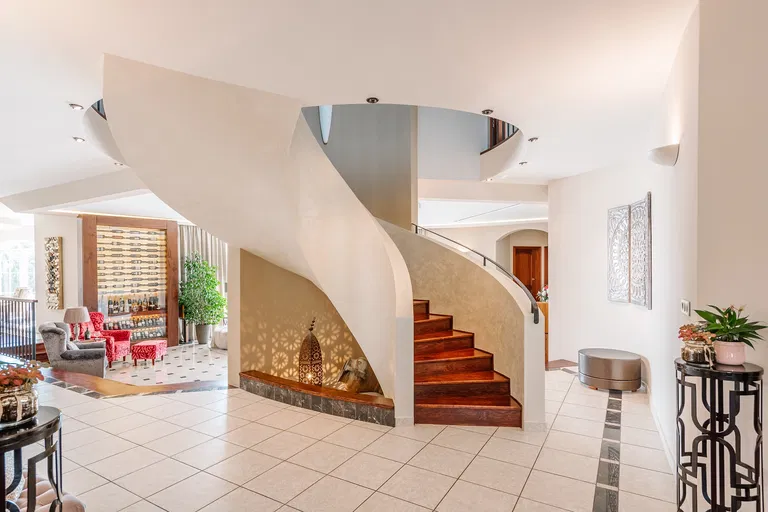 Gladiolova, Zobor - Nitra | Sale, House, Five-bedroom (6+kk), 670 m²