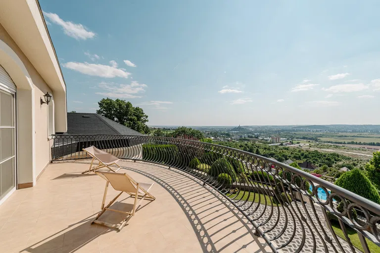 Gladiolova, Zobor - Nitra | Sale, House, Five-bedroom (6+kk), 670 m²