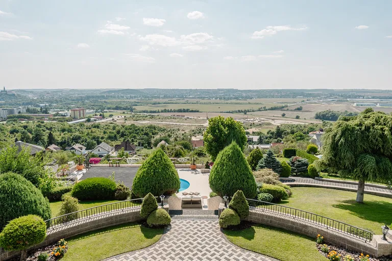 Gladiolova, Zobor - Nitra | Sale, House, Five-bedroom (6+kk), 670 m²
