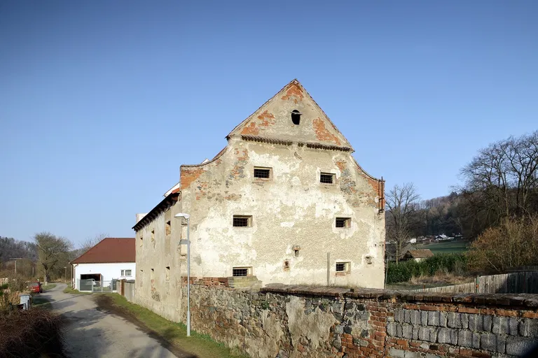Lipová, Lštění - Benešov | Sale, House, Seven-bedroom (8+kk), 451 m²