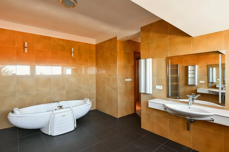 Nad Tejnkou, Břevnov - Praha 6 | Predaj, Bytový dom, 717 m²