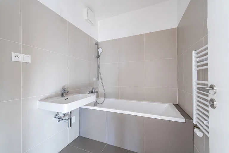 Fialová, Petržalka - Bratislava V | Sale, Apartment, Two-bedroom (3+kk), 97 m²