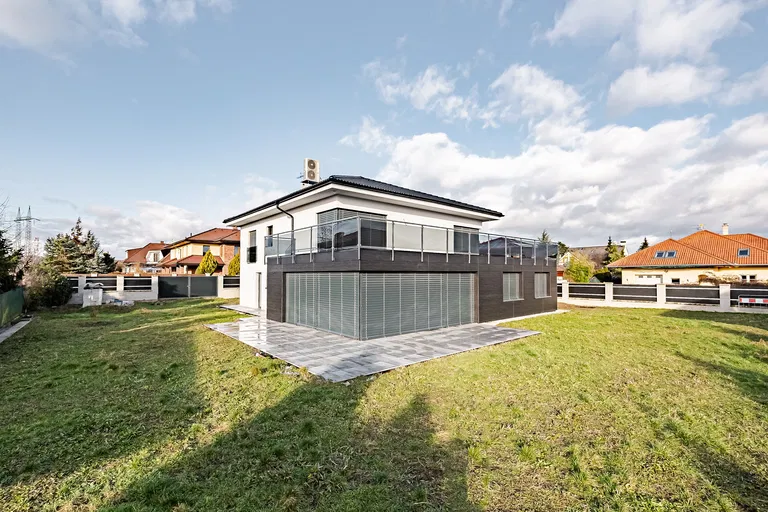 Pouchova, Šeberov - Prague 4 | Sale, House, Five-bedroom (6+1), 382 m²