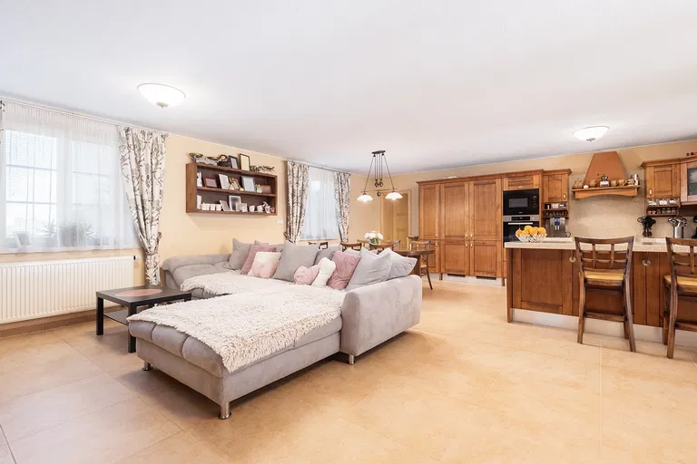 Vážany - Vyškov | Sale, House, Five-bedroom (6+kk), 435 m²