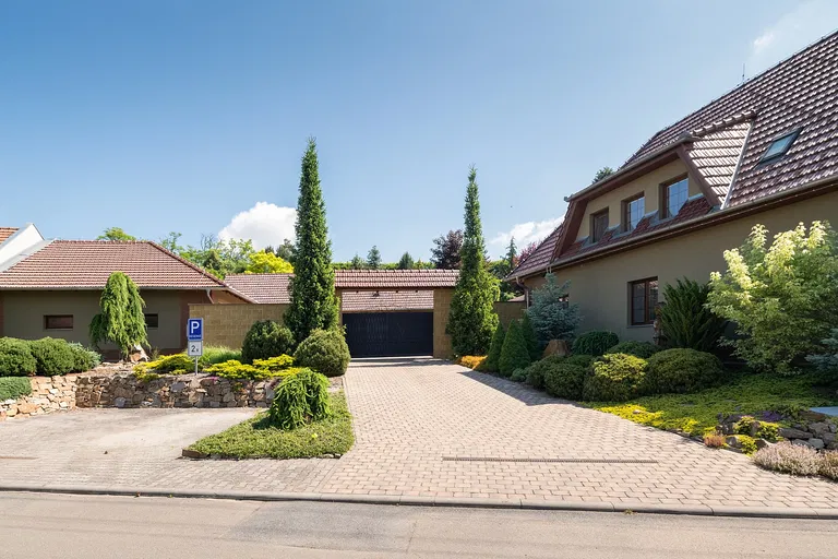 Vážany - Vyškov | Sale, House, Five-bedroom (6+kk), 435 m²