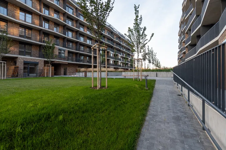 Fialová, Petržalka - Bratislava V | Predaj, Byt, 2-izbový, 65 m²