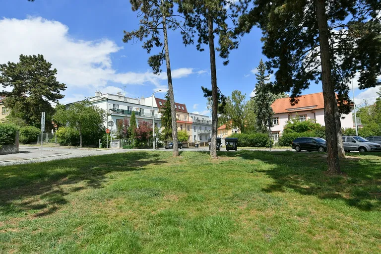 Ve Stínu, Strašnice - Prague 10 | Sale, Apartment, Studio (1+kk), 61 m²
