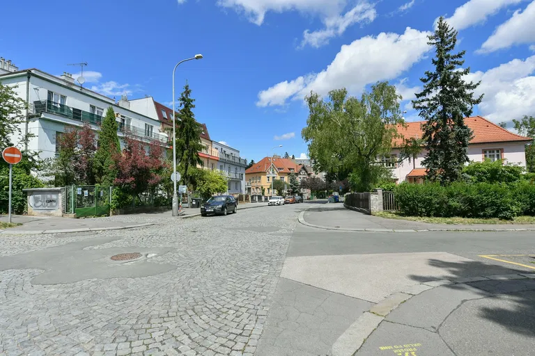 Ve Stínu, Strašnice - Prague 10 | Sale, Apartment, Studio (1+kk), 61 m²