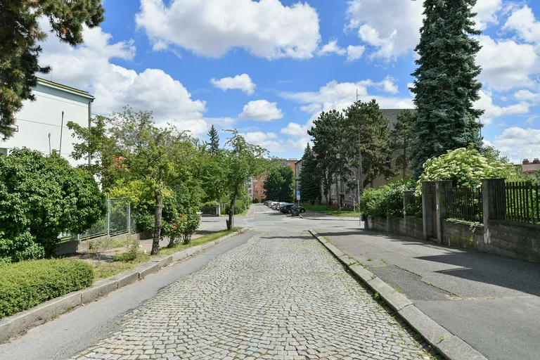 Ve Stínu, Strašnice - Prague 10 | Sale, Apartment, Studio (1+kk), 61 m²