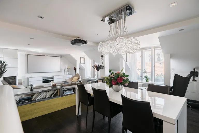 Vejvodova, Staré Město - Praha 1 | Predaj, Byt, 5-izbový, 242 m²