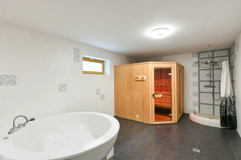 K vinicím, Nebušice - Prague 6 | Sale, House, Five-bedroom (6+1), 480 m²