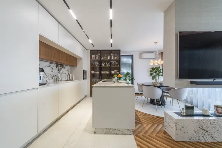 Jeséniova, Nové Mesto - Bratislava III | Sale, Apartment, Three-bedroom (4+kk), 150 m²