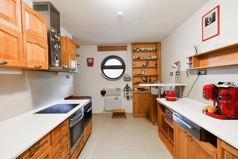 Oblouková, Ohrobec - Praha-západ | Predaj, Rodinný dom, 5-izbový, 350 m²