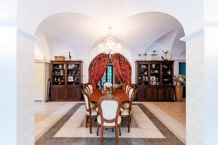 Okružná, Pezinok - Pezinok | Predaj, Rodinný dom, 12-izbový, 870 m²