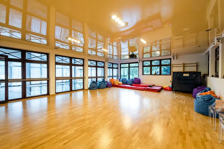 Okružná, Pezinok - Pezinok | Predaj, Rodinný dom, 12-izbový, 870 m²