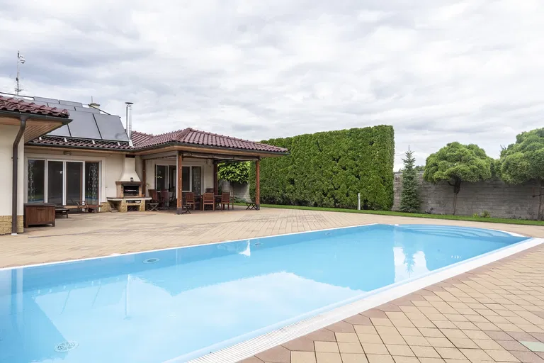 Záhradná - Malacky | Predaj, Rodinný dom, 6-izbový, 301 m²