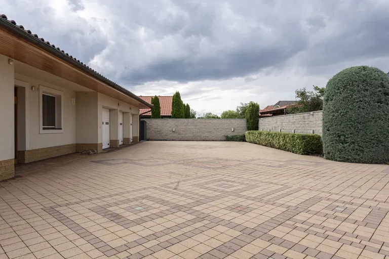 Záhradná - Malacky | Predaj, Rodinný dom, 6-izbový, 301 m²