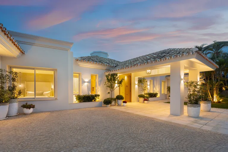Spain, Andalusia - Archidona | Sale, House, Eight-bedroom (9+1), 1 176 m²
