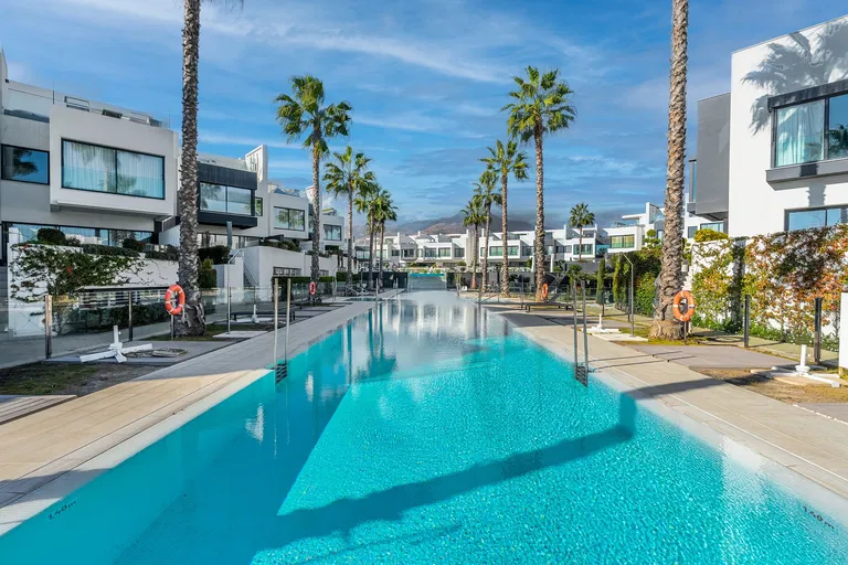 Spain, Andalusia - Estepona | Sale, House, Seven-bedroom (8+kk)