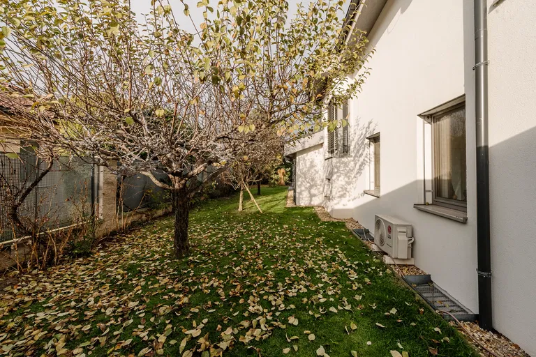 Čakanková, Vrakuňa - Bratislava II | Sale, House, Five-bedroom (6+kk), 390 m²
