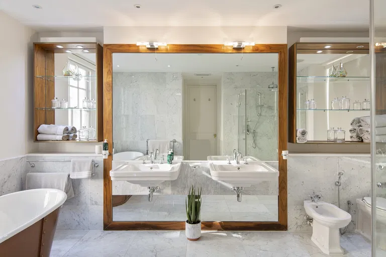 United Kingdom, London - City of Westminster | Sale, House, Eight-bedroom (9+1), 639 m²
